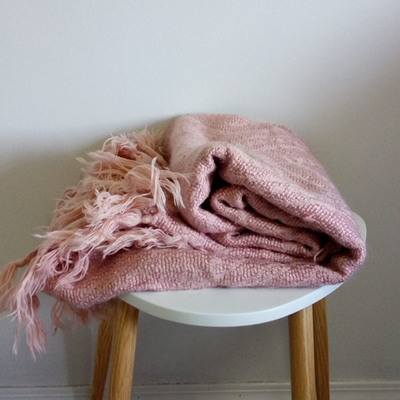 Large pink throw blanket - Picture 2 of 4
